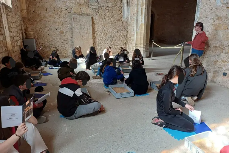 Ateliers archéologie pour enfants au Couvent des Cordeliers à Charlieu