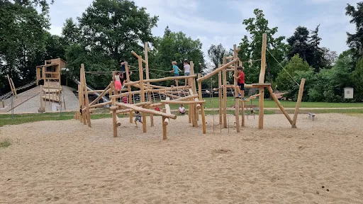 Aires de jeux d'enfants à Riorges