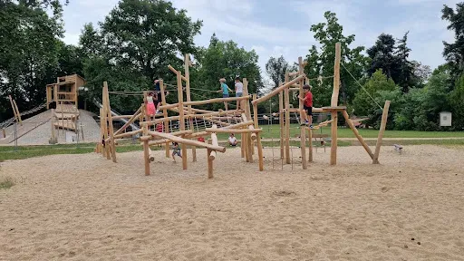 Aires de jeux d'enfants à Riorges