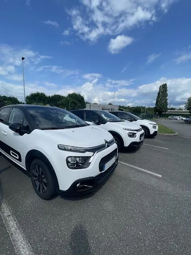 Point Loc by ADA | Carrosserie RAPAPORT Automobiles à Riorges